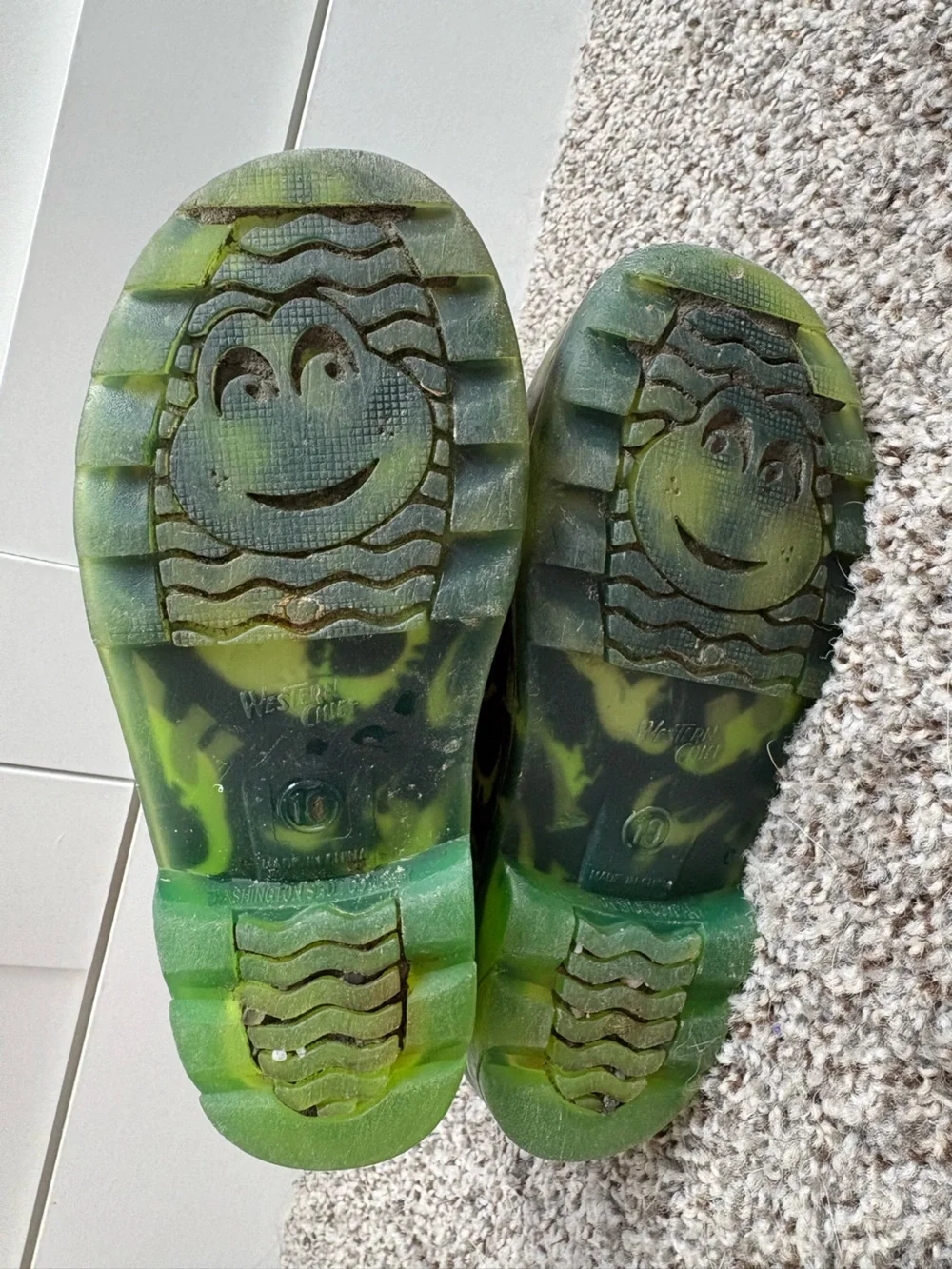 Western Chief Light Up Dinosaur Rainboots Size 10c